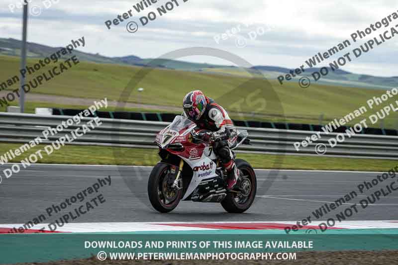 cadwell no limits trackday;cadwell park;cadwell park photographs;cadwell trackday photographs;enduro digital images;event digital images;eventdigitalimages;navarra;no limits trackdays;peter wileman photography;racing digital images;trackday digital images;trackday photos